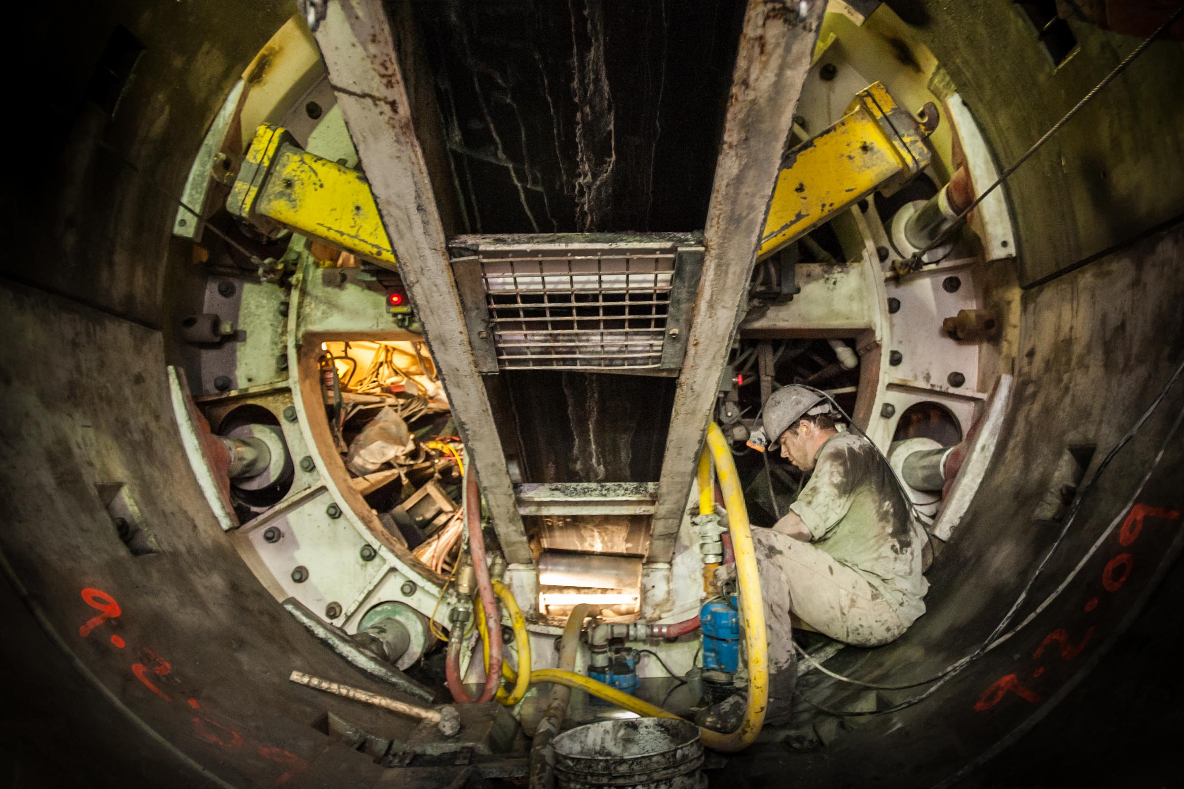 Nashville-Industrial-Photography-Boring-Machine-Worker.JPG